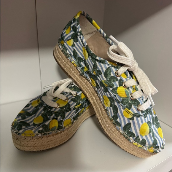 Gianni Bini Dunnigan Blue Stripe w/ Lemons Espadrille Shoes Size 7 Like New - Picture 4 of 5